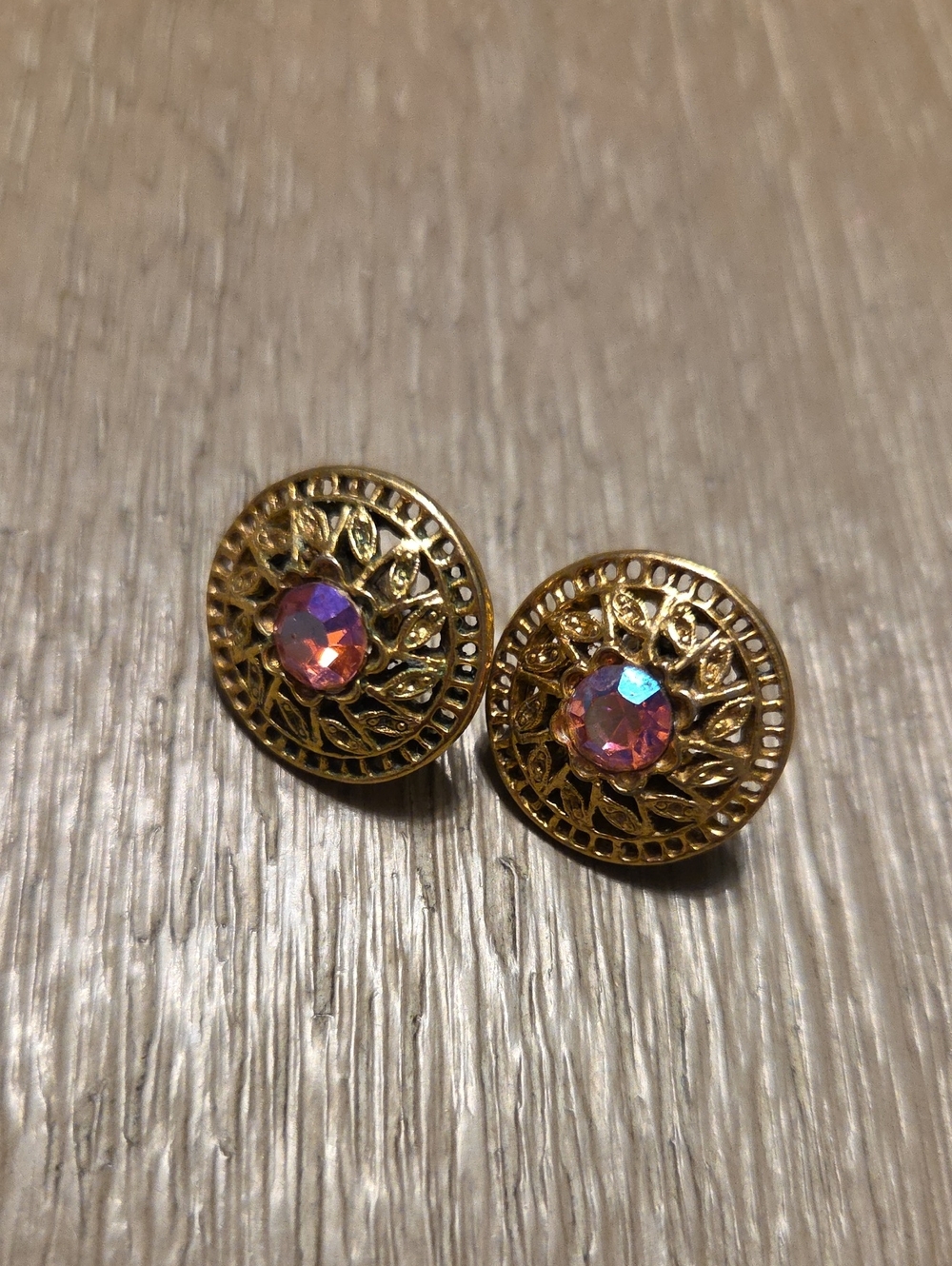1928 Round Stud Earrings with Pink Aurora Crystal